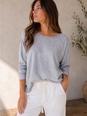 Chaser Heather Gray Long Sleeve Tee Lightweight Minimalist Top Large NWT